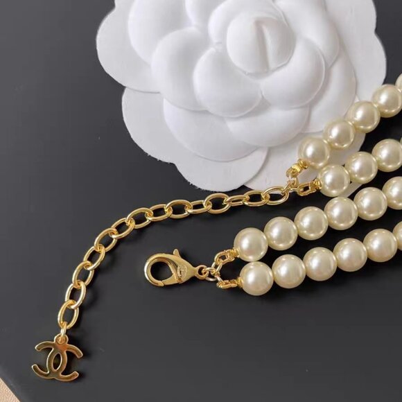 CHANE Long Necklace in Pearl White Authentic - Picture 4 of 5